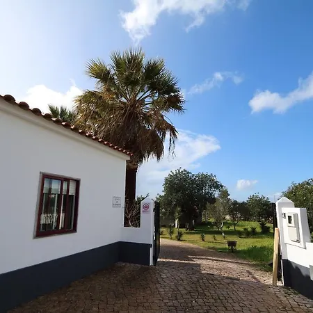 Quinta Da Alfarrobeira - Vale Parra - Guia *